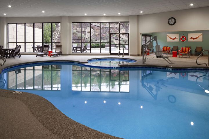 Hampton Inn Charleston-Southridge