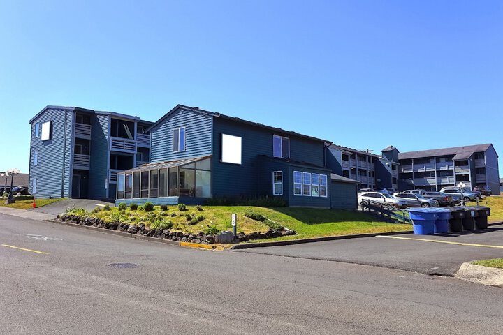 Waves Hotel NYE Beach - Newport OR