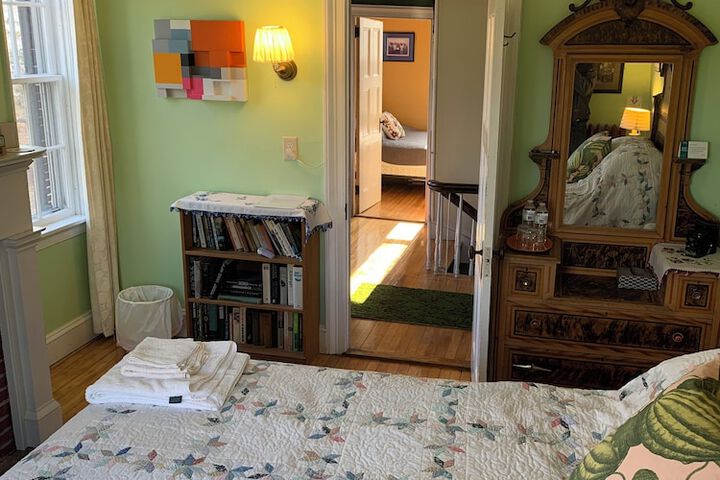 Higganum House B & B