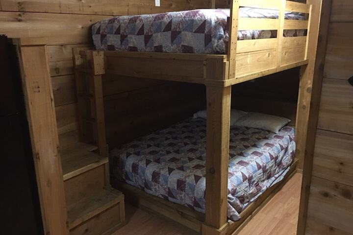Whispering Creek Lodging & RV Resort