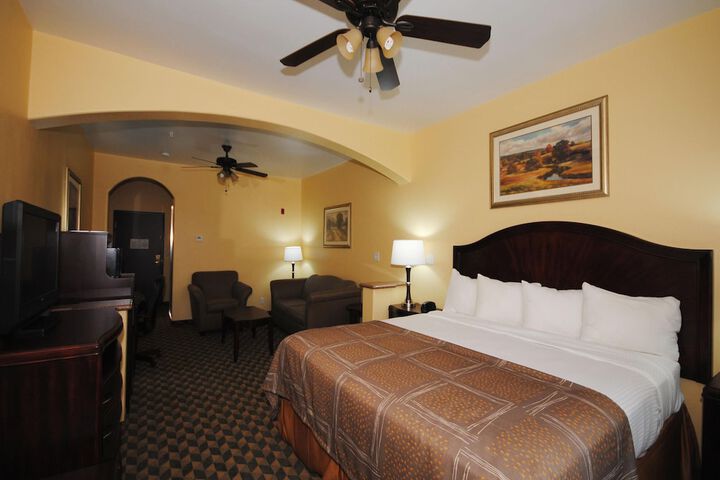 Room 4 of 17