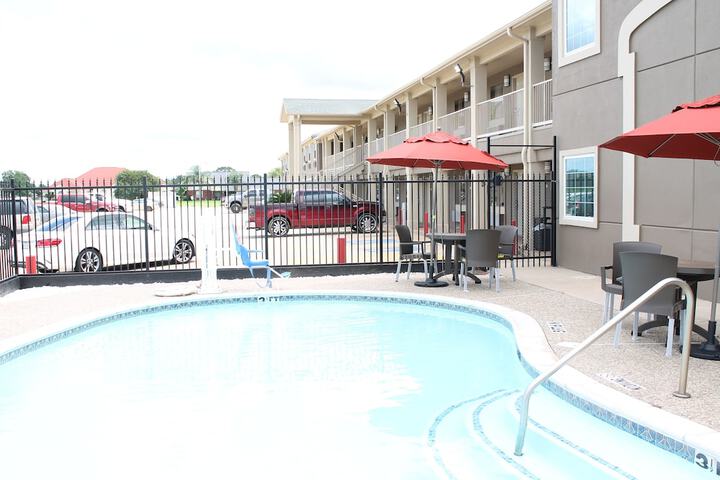 Pool 16 of 120