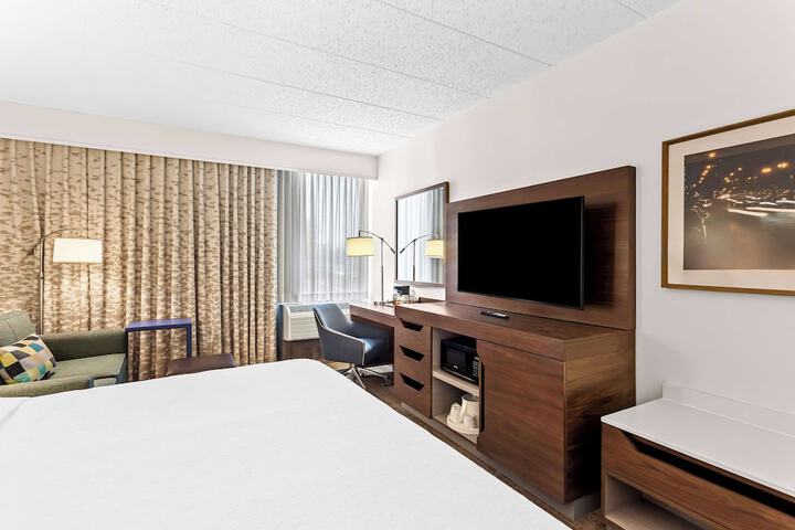 Room 10 of 38