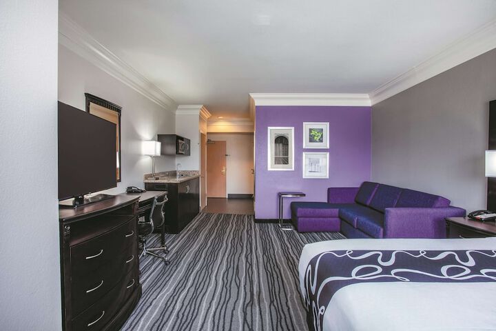 Room 14 of 33