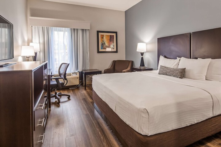 Room 20 of 28