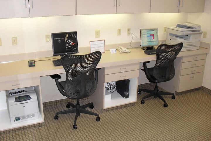 Business Center 38 of 40