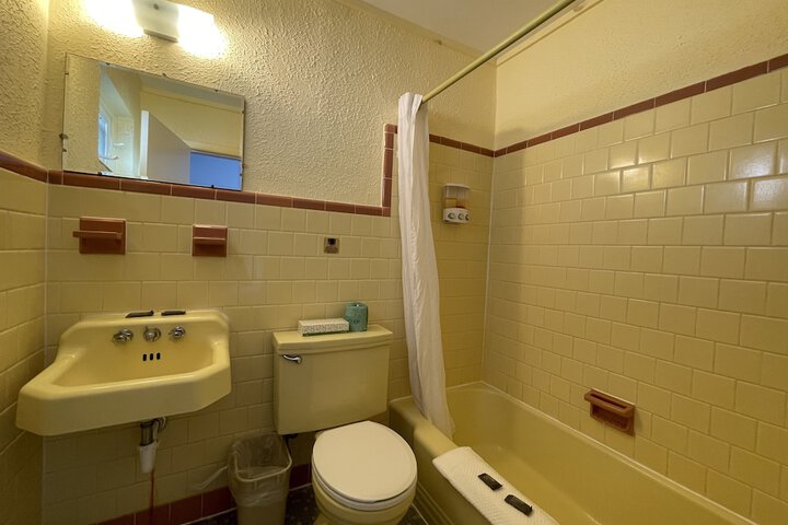 Room 22 of 26