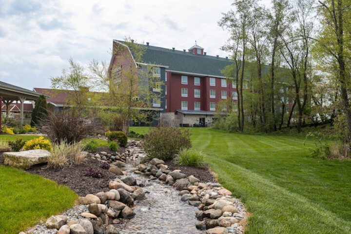 Fairfield Inn & Suites by Marriott Fair Oaks Farms