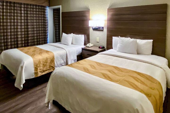 Room 15 of 28
