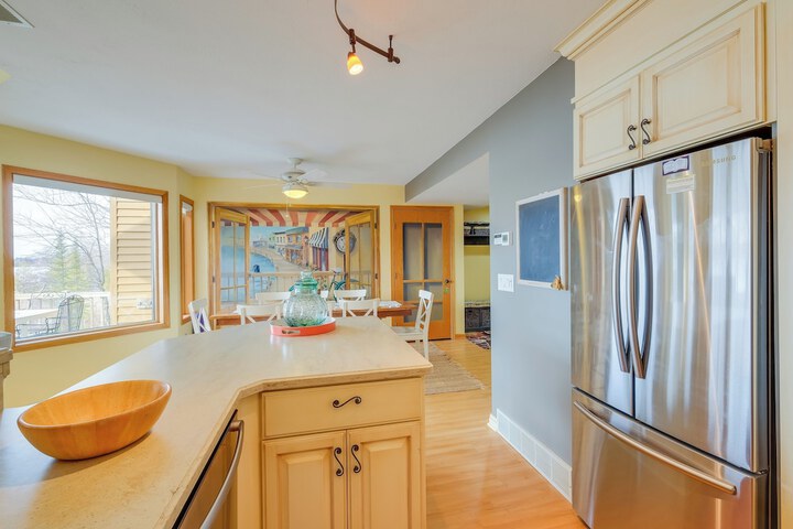 Elk Rapids Condo w / Balcony Overlooking Elk Lake!