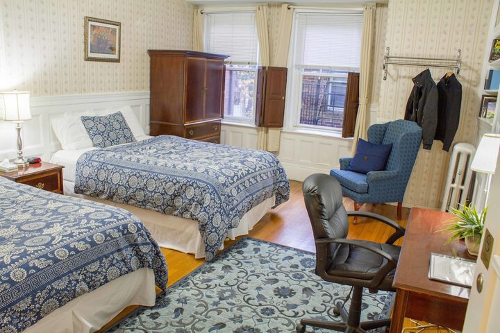 Room 4 of 6