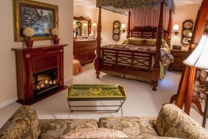 Room 32 of 59