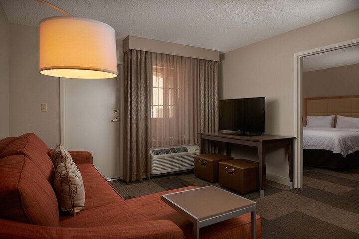 Room 32 of 49