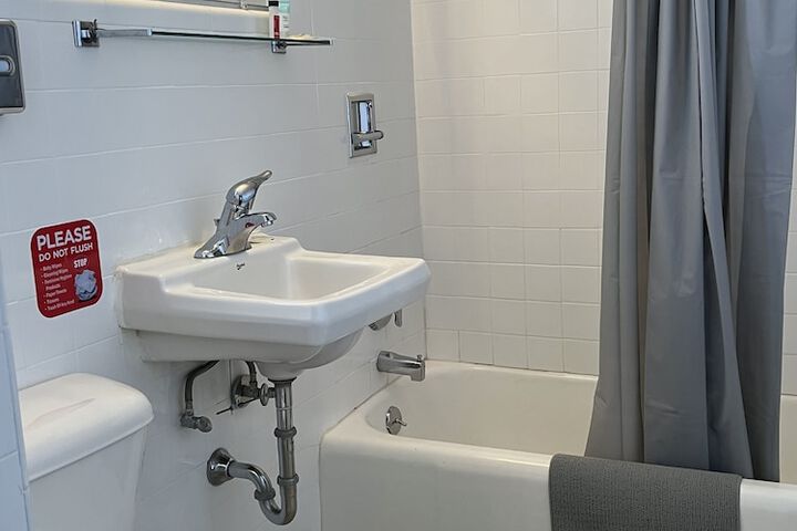 Midtown Inn & Suites