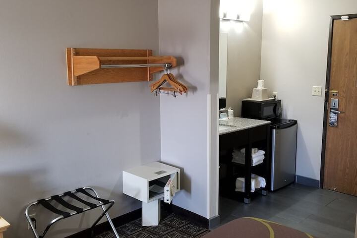 Room 8 of 31