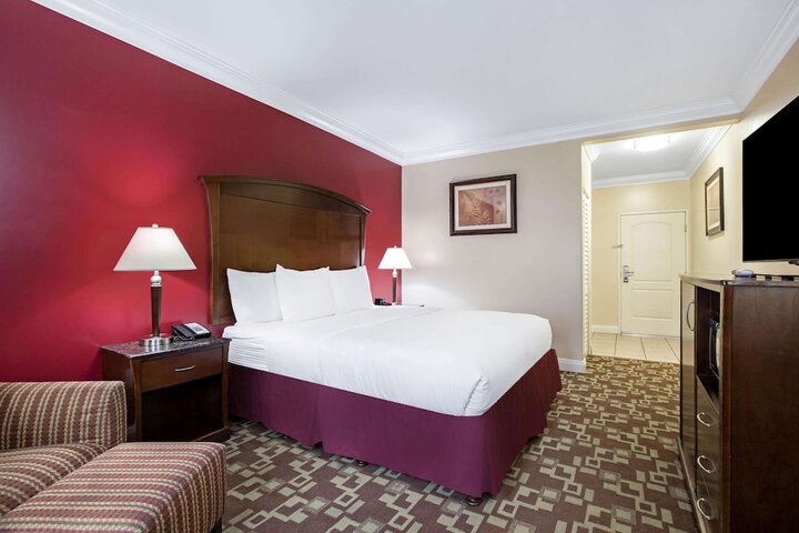 Room 20 of 40