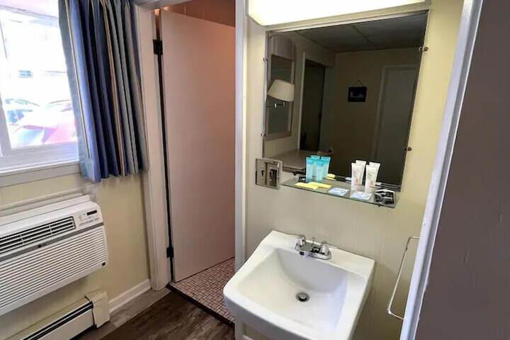 Beau Rivage Motel