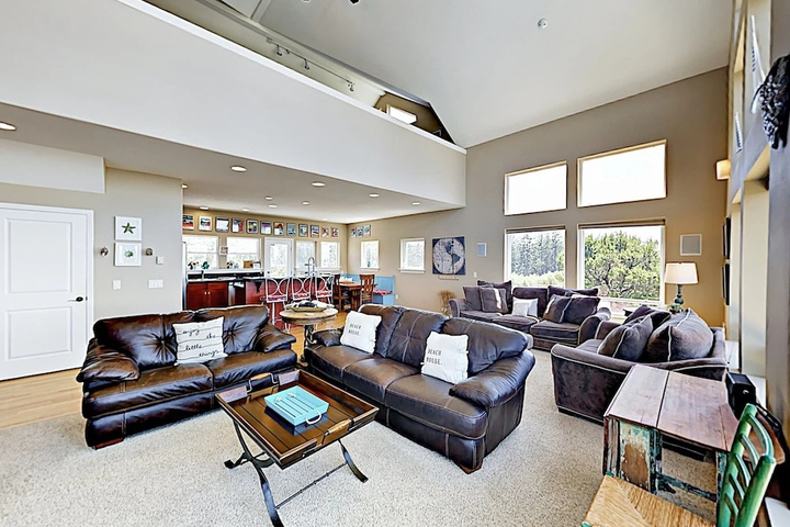 30015 Cloverdale - 4 Br Home