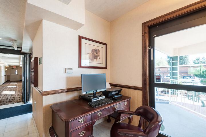 Business Center 39 of 44