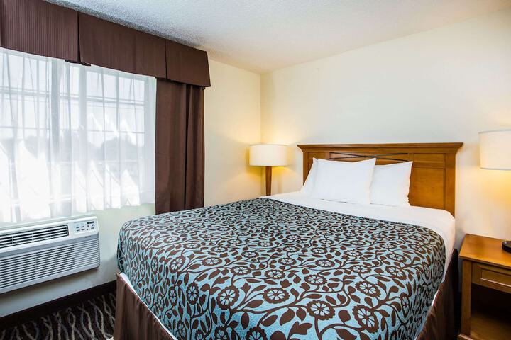 Room 10 of 40