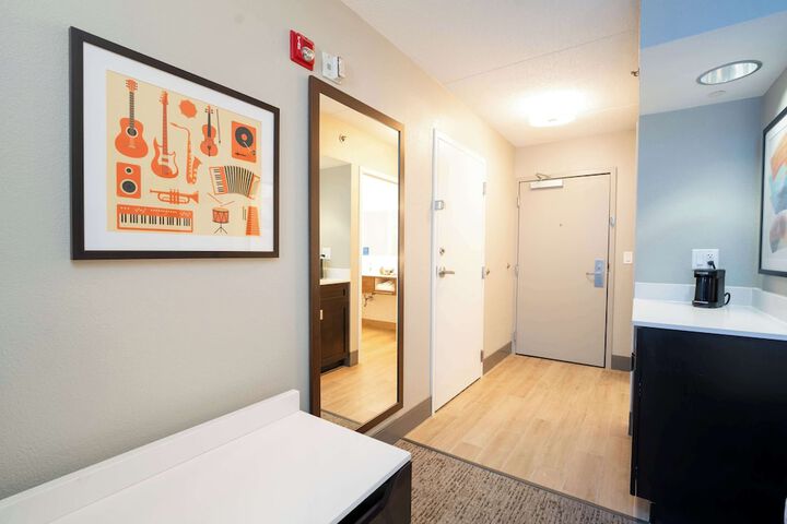 Room 37 of 64