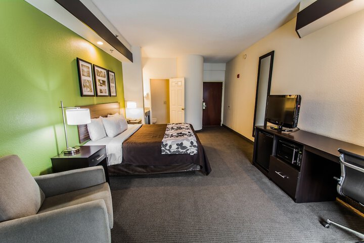 Room 16 of 41