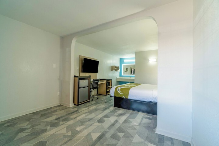 Room 30 of 56