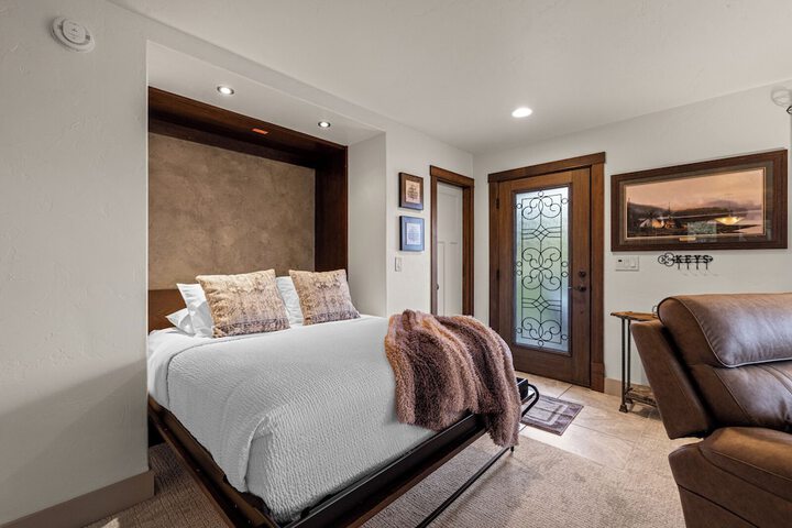 Coyote Bluff Estate
