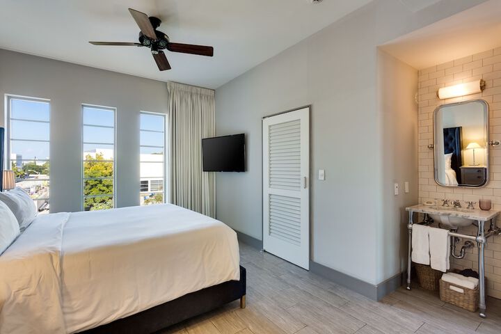 Room 58 of 104
