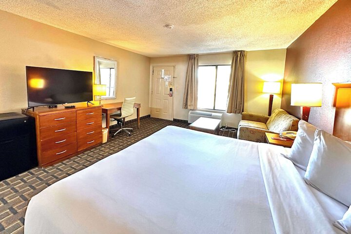 Room 5 of 14
