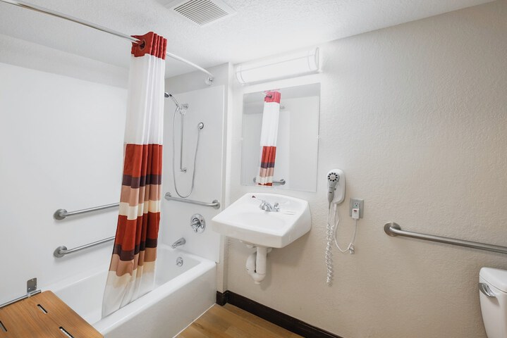 Red Roof Inn PLUS+ South Deerfield – Amherst