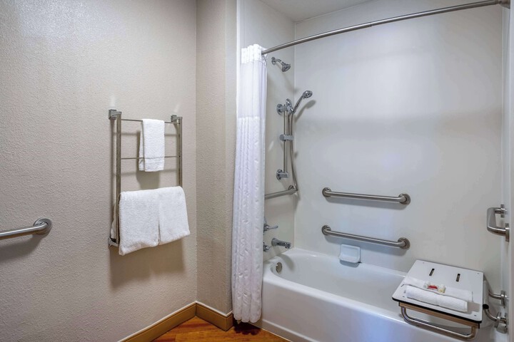Room 18 of 39