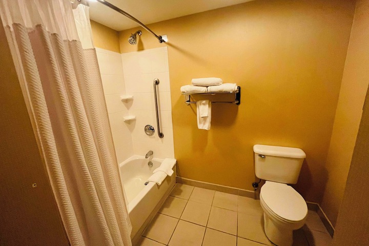 Room 18 of 46