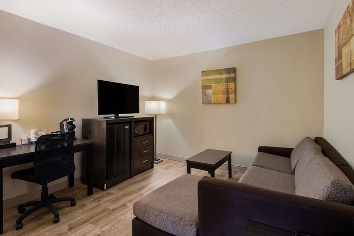 Room 19 of 34