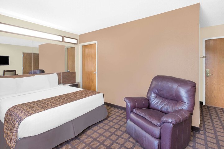 Microtel Inn by Wyndham Franklin