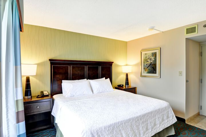 Hampton Inn by Hilton New Bedford / Fairhaven