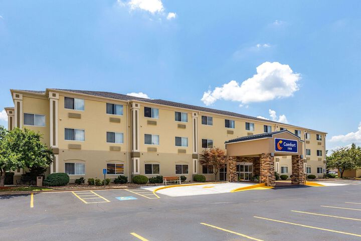 Hotel 4 of 40