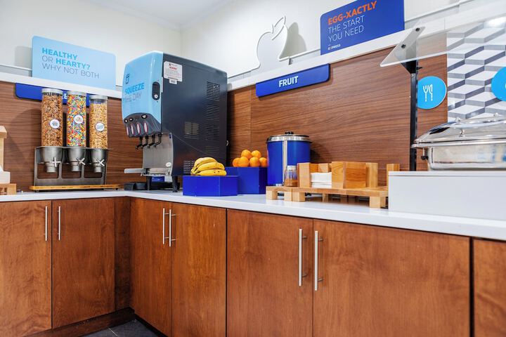 Holiday Inn Express Hotel & Suites Memphis / Germantown by IHG