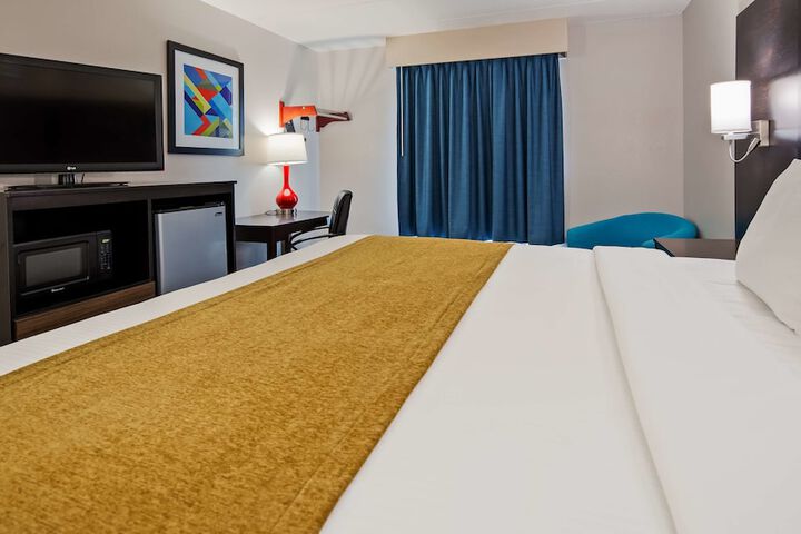 Room 12 of 25