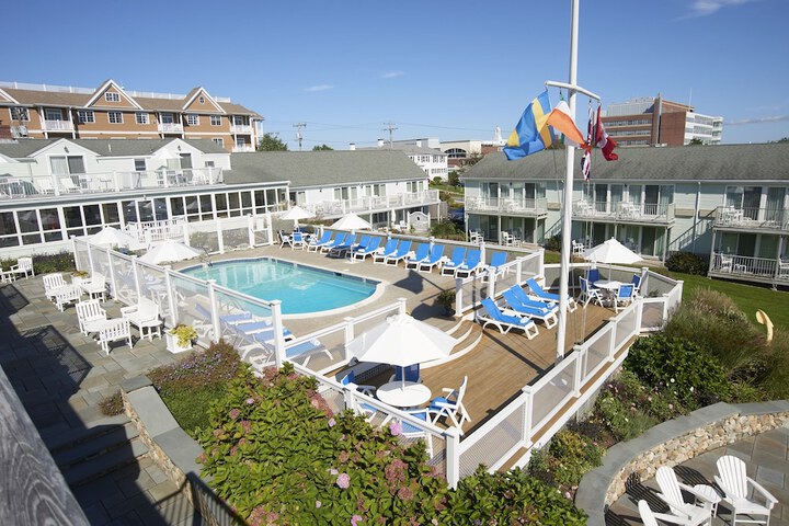 Anchor in Distinctive Waterfront Lodging