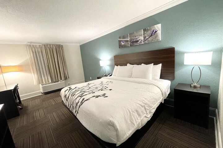 Room 19 of 49