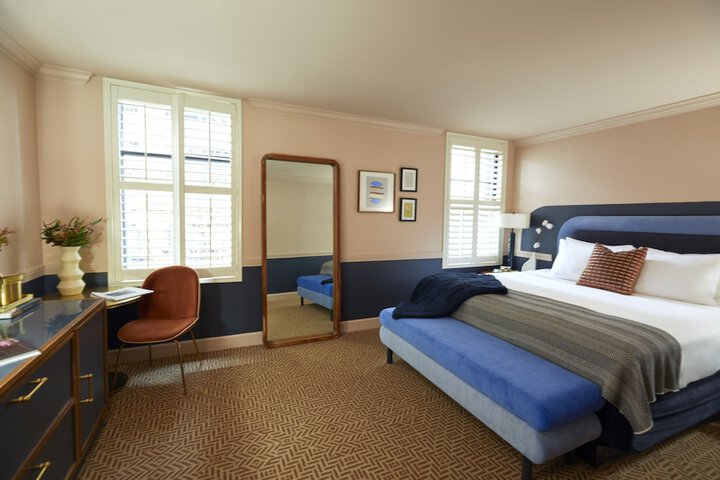 Room 28 of 40