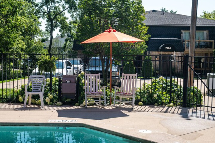 The Overbrook 2BR Pet-friendly Condo Lake Geneva