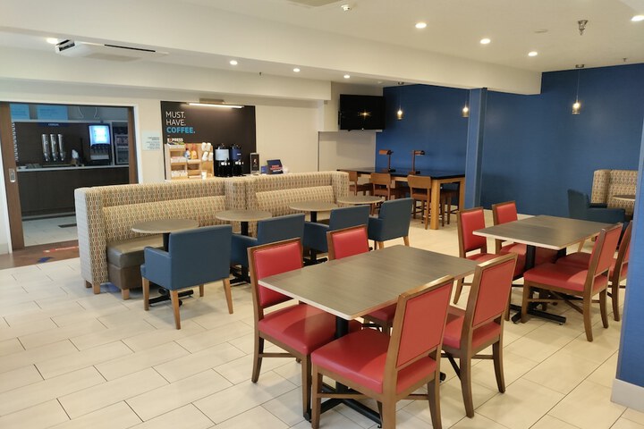 Holiday Inn Express Newberg - Wine Country by IHG