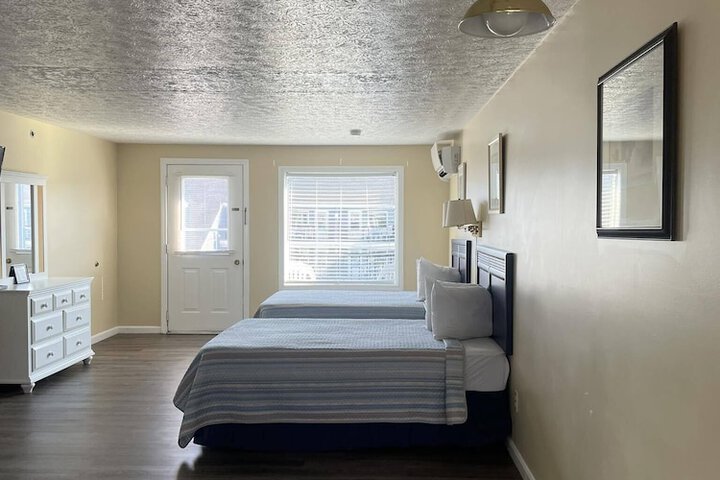 Grand Beach Inn