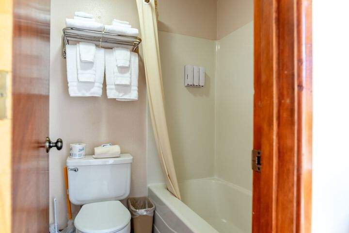 Room 65 of 80