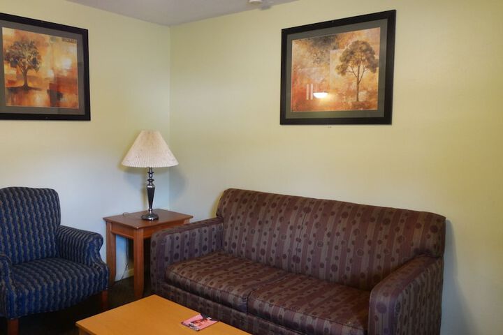 Room 19 of 28