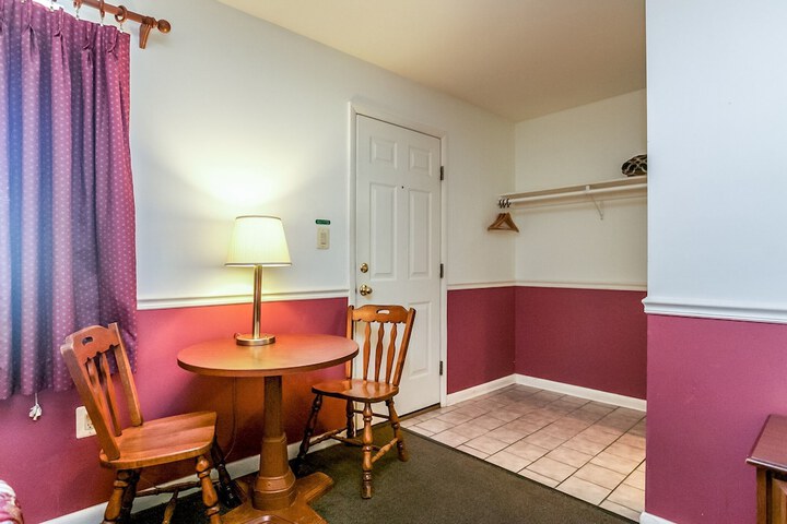 Room 4 of 15