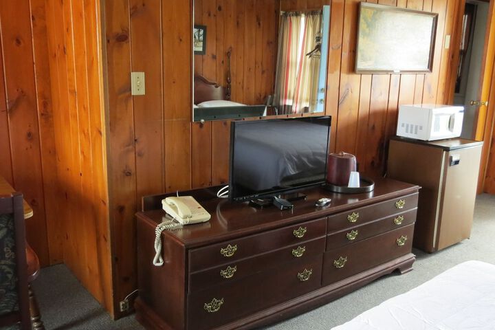 Room 11 of 17