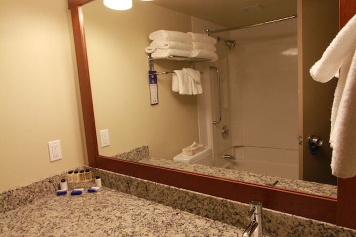 Room 43 of 66